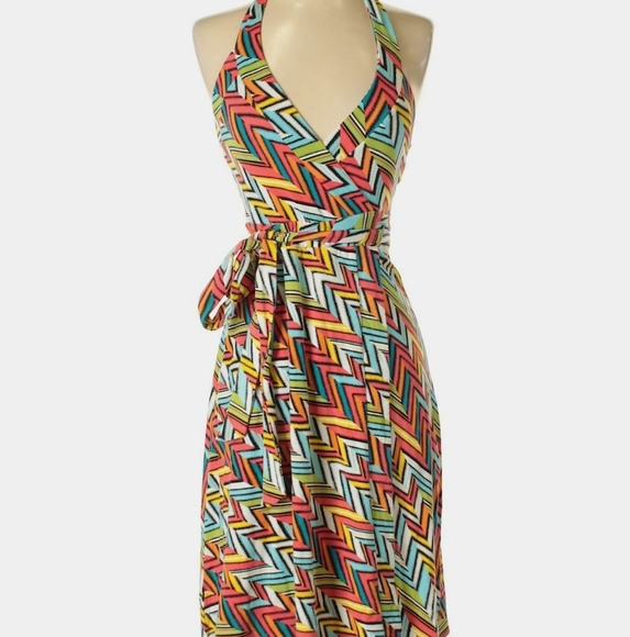 GAP Dresses & Skirts - Gap Halter wrap dress in zigzag print